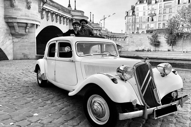 Paris Half Day Tour in Vintage French Car with Open Roof Review
