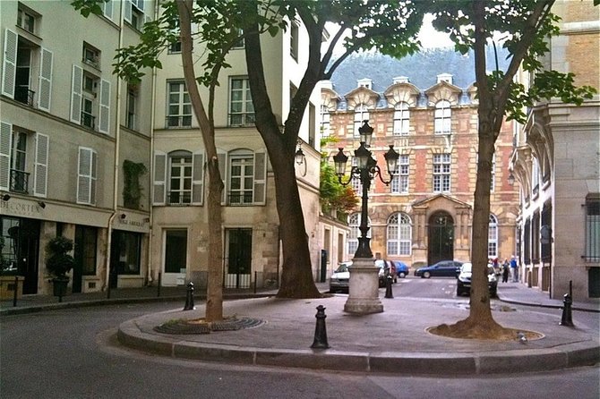 Paris' Left Bank: Private, Guided Paris History Walking Tour