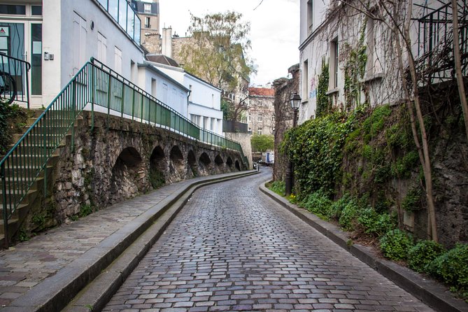 Paris Montmartre Movie Tour with Sacre Coeur and Moulin Rouge Review