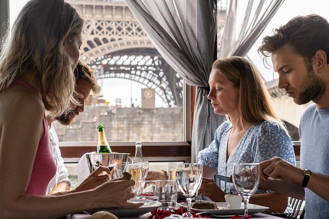 Paris Seine River Lunch Cruise with 3-Course Gourmet Meal Review