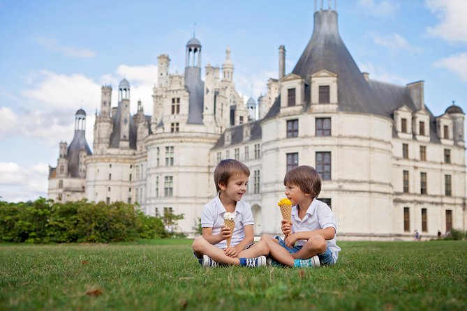 Paris to Loire Valley Castles 2-Day Tour with Admission Fees with children enjoying their ice cream