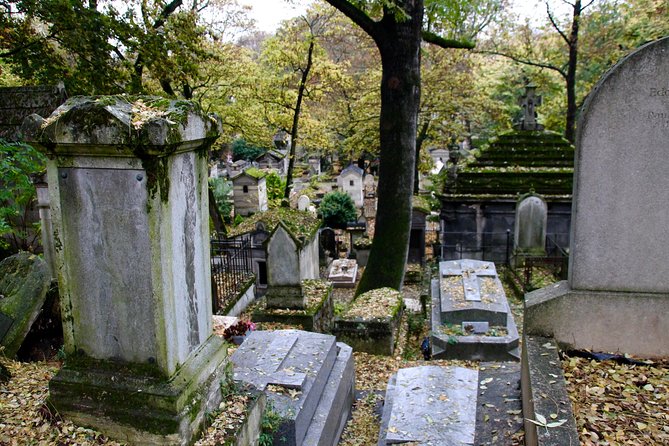 Père Lachaise Cemetery Walking Tour in Paris Review