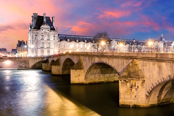 Paris Seine River Dinner Cruise with Glass of Champagne and Photo Souvenir Review