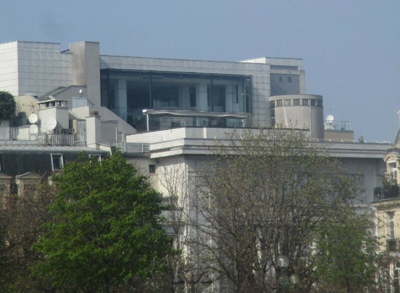 La Maison Blanche Restaurant in Paris