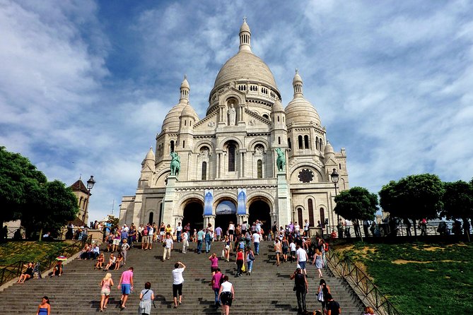 Tourists climbing to the Basilica in Montmartre