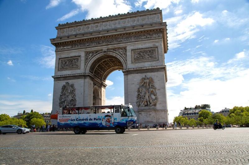 Amphibious Bus Tours In Front Of The Arc De Triomphe