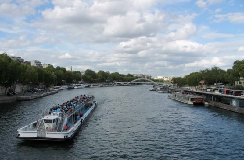 Cruise in Seine River