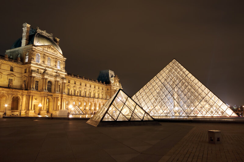 Louvre museum at twilight