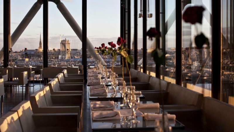 roses and clean interior at Georges restaurant
