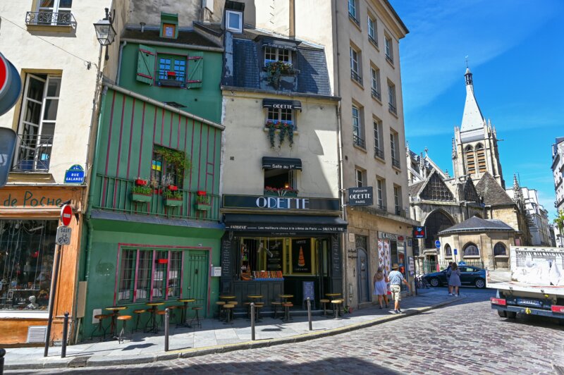 Odette pastry shop in the Latin quarter of Notre-Dame
