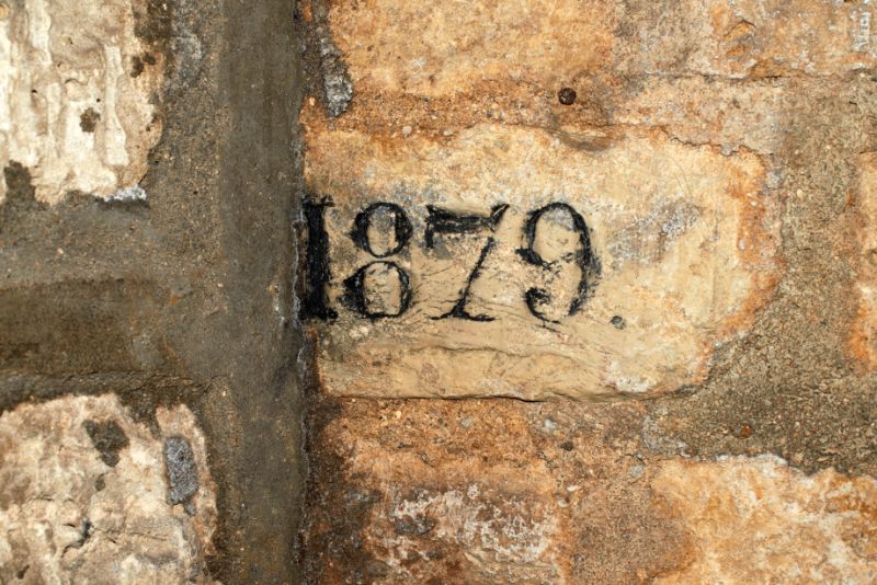 1879 wall inscription in Les Catacombes, Paris France