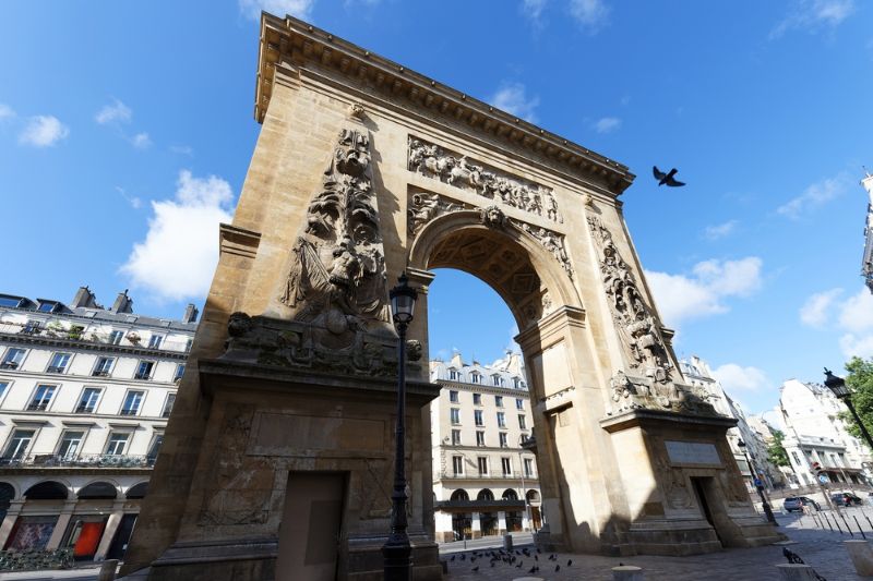 Porte Saint-Denis - a Parisian monument located in the 10th district