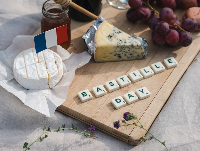 Bastille Day written on picnic setup