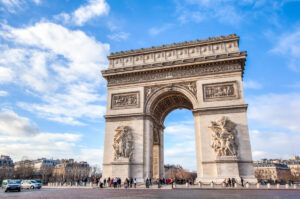 Tourists in Arc de Triomphe