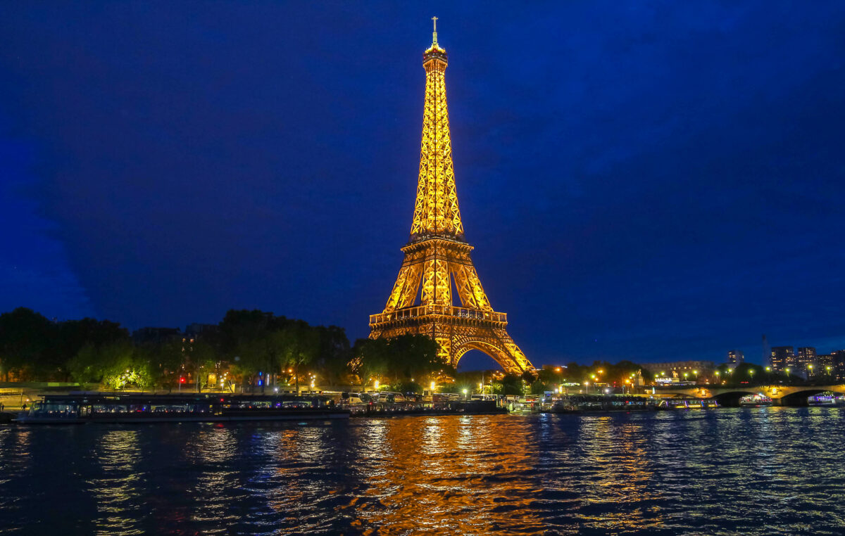 The Eiffel tower is the most visited monument of France located oh the bank of Seine river in Paris