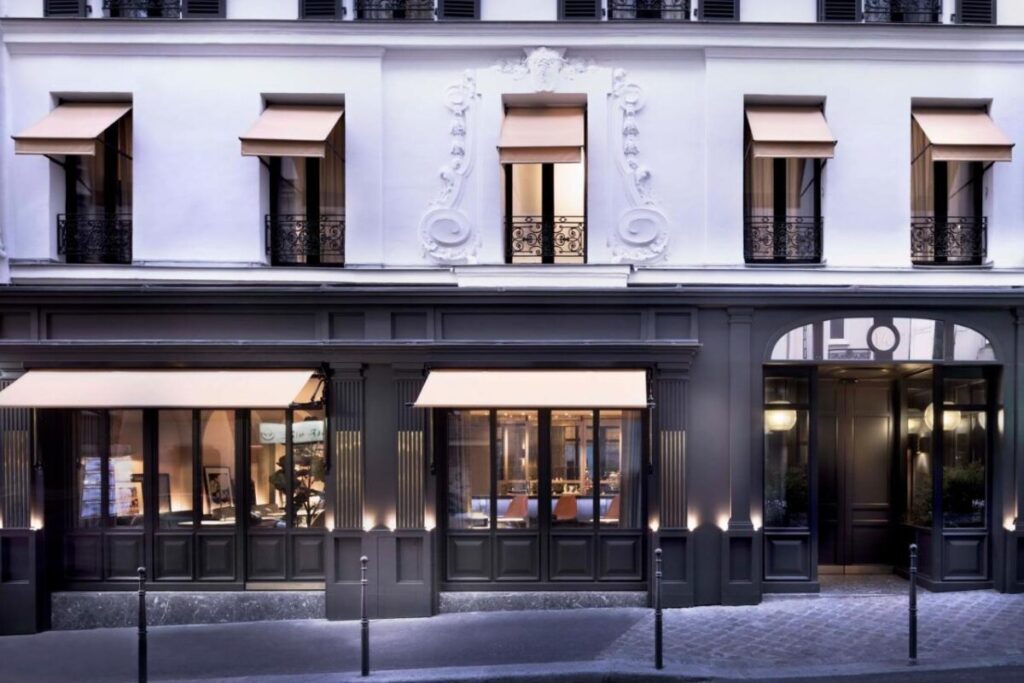 Front of Maison ELLE Paris Etoile