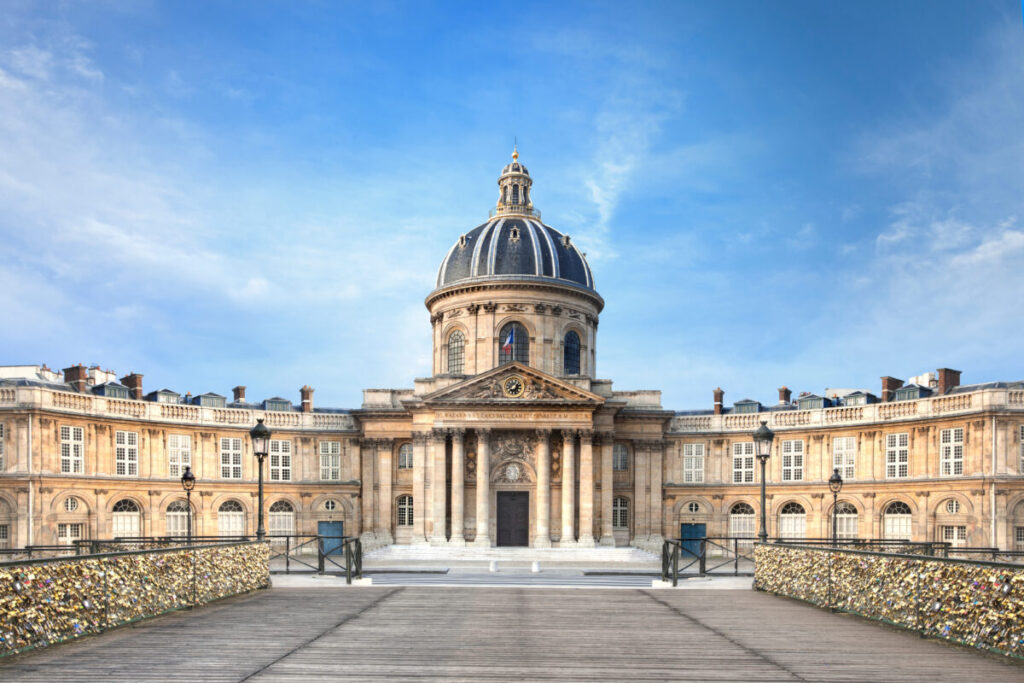 Front View of Passerelle des Arts in Paris