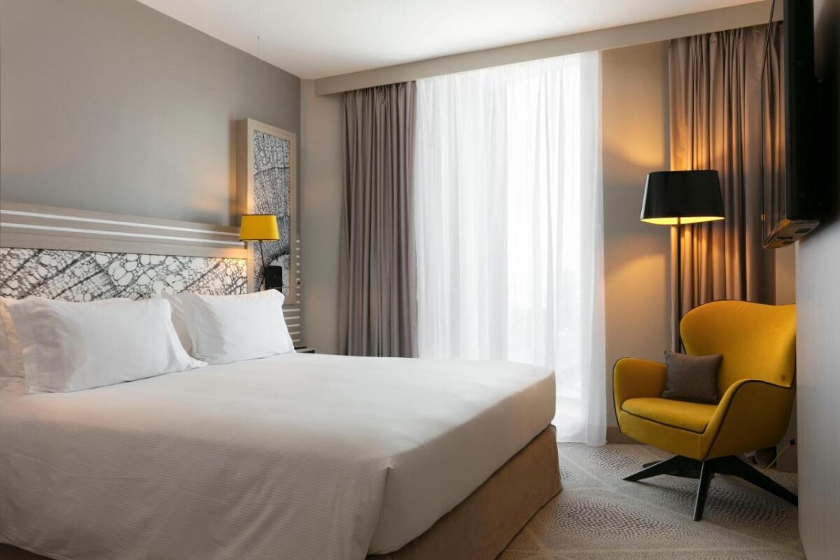 Hilton Garden Inn Paris La Villette isn’t just a place to rest; it's an elegant refuge.