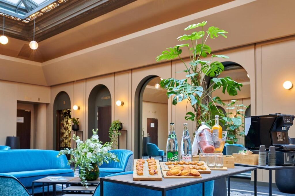 Hotel Vacances Bleues Provinces Opera ozing with everyday luxury