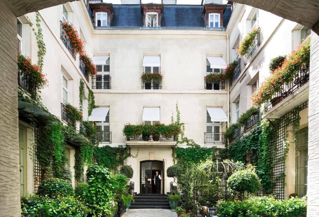 Upon entering the hotel, guests are greeted by a leafy courtyard that sets the tone for their stay. The hotel exudes character, with fine antiques adorning its chic, refined interiors.