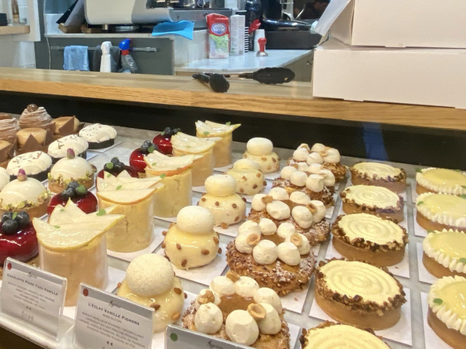 DISCOVERY TOUR PARIS | ACROSS THE RIVER SEINE Review