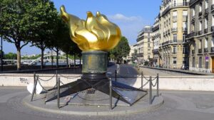 Discovering Paris: Walking Audio Tour along the River Seine Review