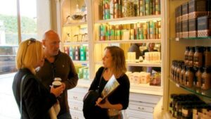 Guided tour of the finest chocolates in Paris Review