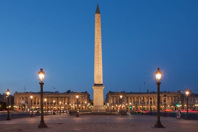 Private Paris Illuminations & Cruise with Minivan Review