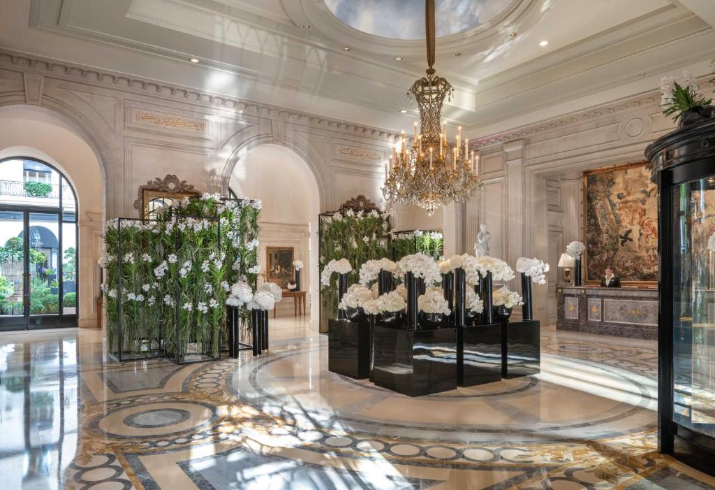 Four Seasons Hotel George V Paris with an aesthetic reception lobby