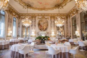 Le Meurice – Dorchester Collection with a luxurious dining hall