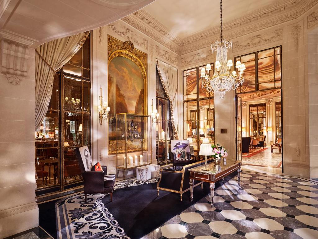 Le Meurice – Dorchester Collection with a sophisticated lobby