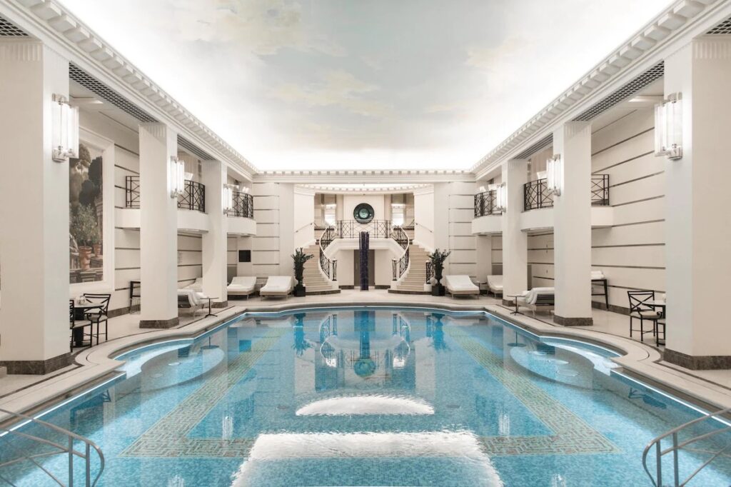 Indoor pool in Ritz Paris