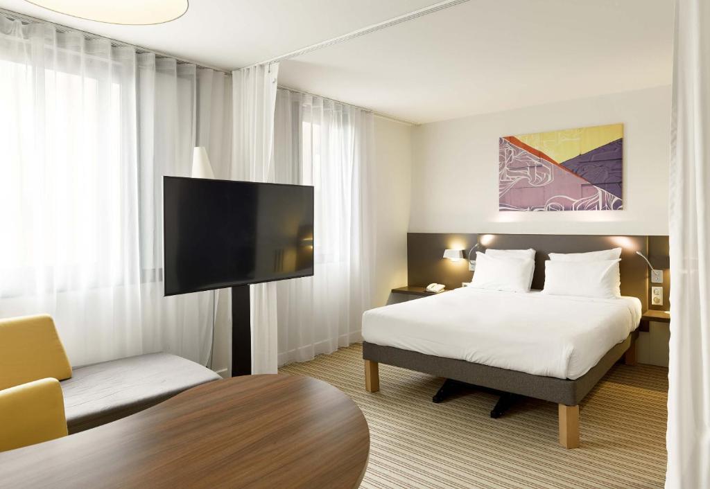 The Hotel Novotel Suites Paris Roissy CDG, conveniently located near the Paris Roissy CDG Airport, offers guests a welcoming and comfortable haven amidst the bustling city of Paris.