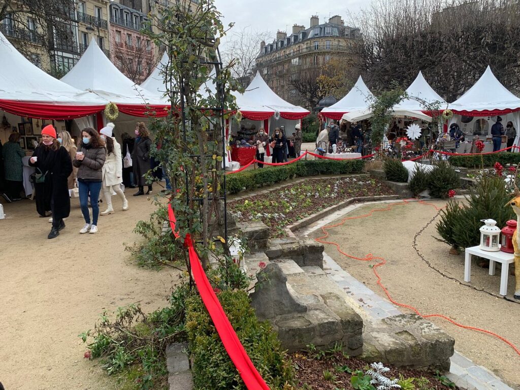 Paris Notre-Dame Christmas Market at Square Viviani
