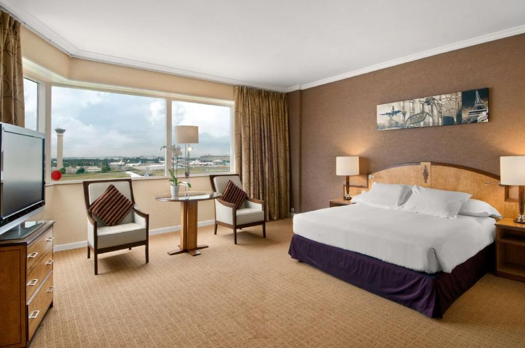 Hilton Paris Charles De Gaulle Airport, one of the eminent and luxurious hotels, is strategically situated near the Paris Charles De Gaulle Airport.