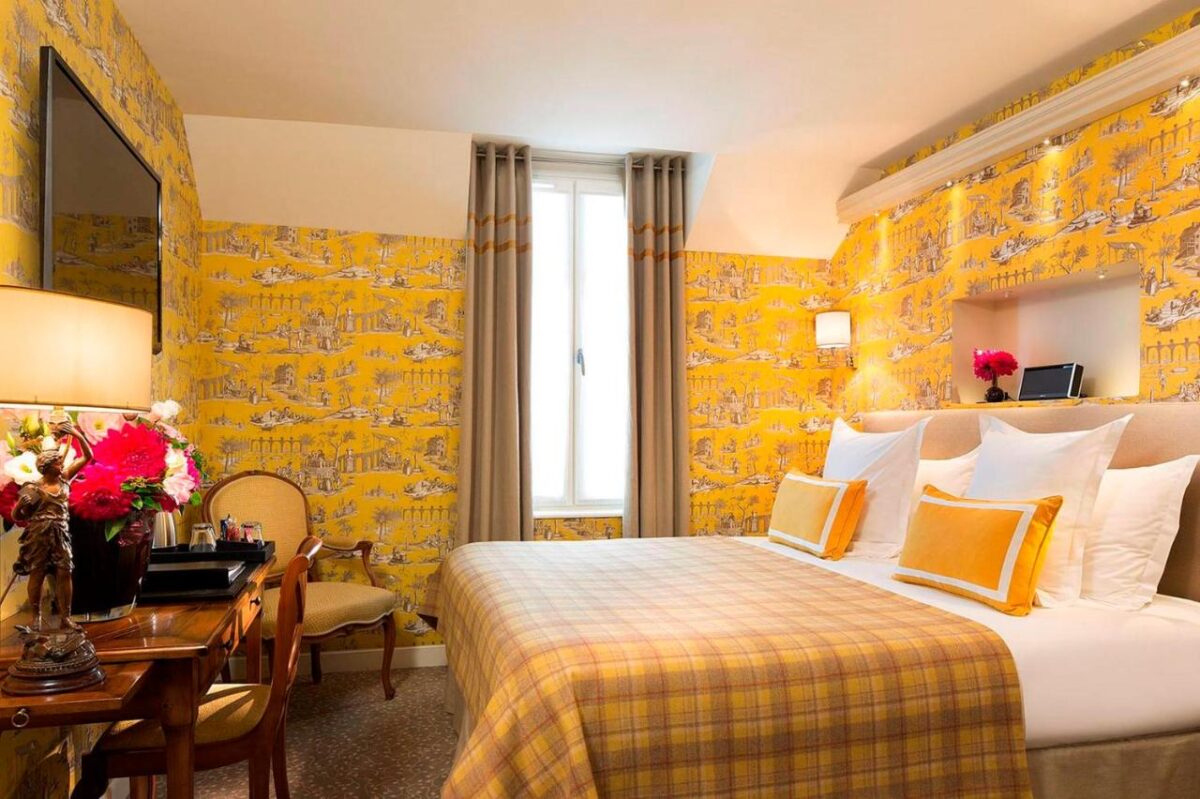 Hotel Le Relais Des Halles | hotels near the louvre museum
