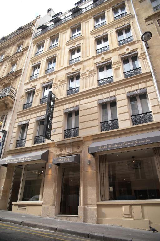 The Renaissance Paris Vendome Hotel is nestled in the midst of Paris's rich history. When you step inside the hotel, you are surrounded by an area that has been a prestigious hub for centuries.