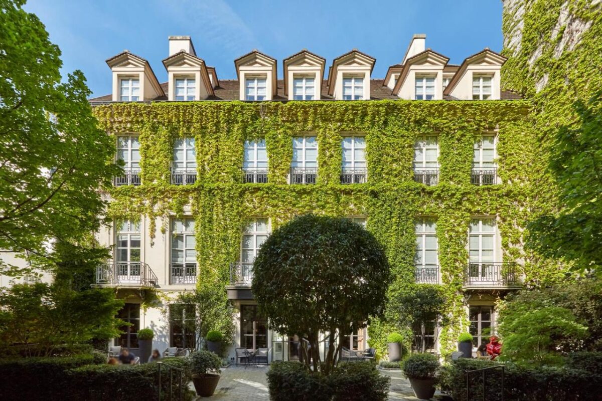 Pavillon De La Reine | best hotels in le marais paris