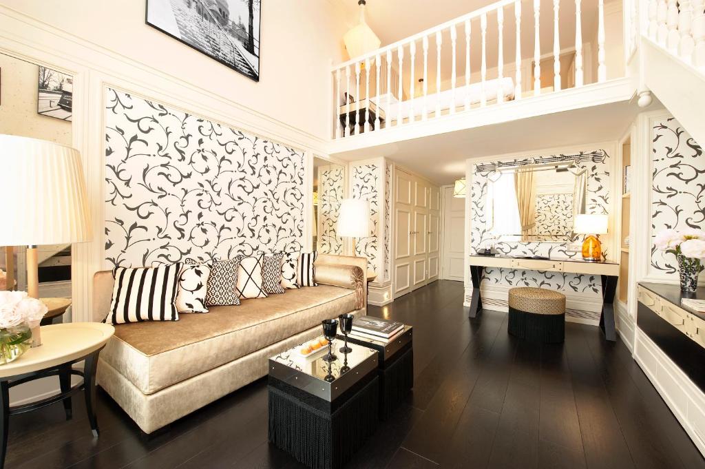 Explore the allure of Castille Paris – Starhotels Collezione through guest reviews, unveiling a tapestry of delightful experiences.