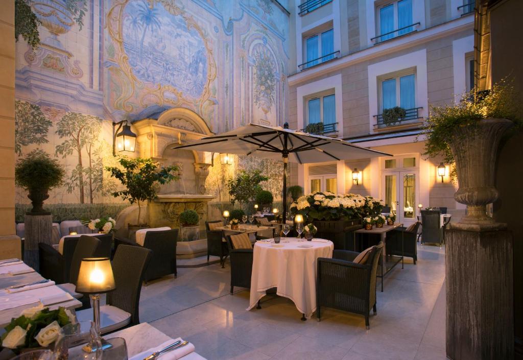 Unlock exceptional value at Castille Paris – Starhotels Collezione through seamless price comparison.