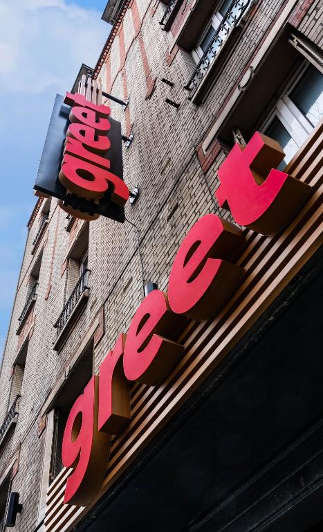 Guest reviews for Greet Hotel Boulogne Billancourt in Paris consistently highlight the exceptional hospitality, stylish accommodations, and convenient amenities.