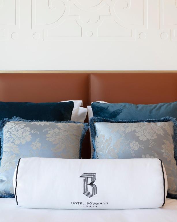 Discover the indulgent amenities at Hotel Bowmann, Paris.