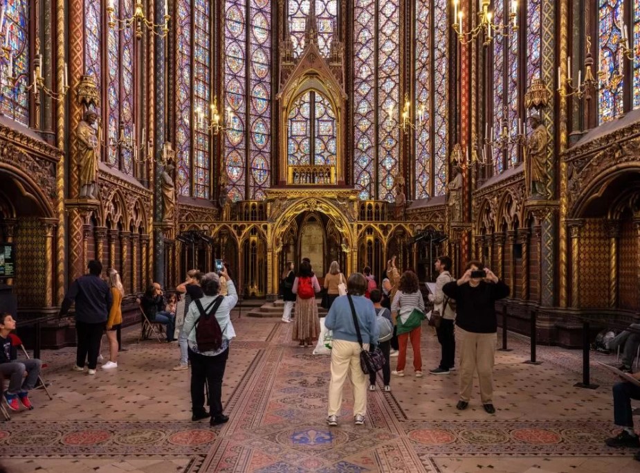 A visual guide to local attractions near Britannique Hotel - Paris Centre.