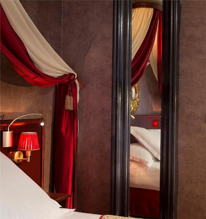A visual snapshot comparing prices at Britannique Hotel - Paris Centre