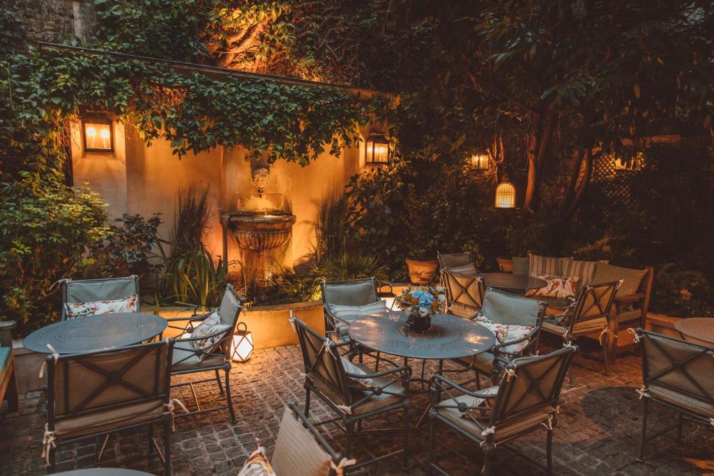 Hôtel de l'Abbaye offers a range of premium amenities and services to enhance the overall guest experience. From a tranquil courtyard to personalized concierge assistance, the hotel provides a blend of sophistication and convenience.