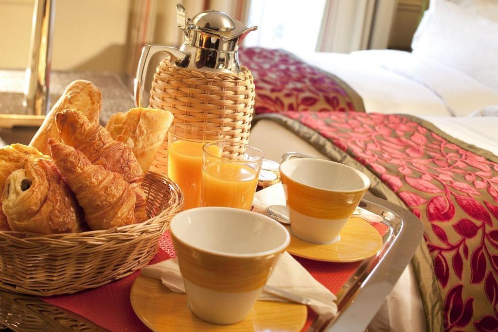 Hotel Duquesne Eiffel is frequently commended for providing excellent value for money, with its combination of luxurious amenities and prime location in the heart of Paris. While prices may vary based on room types and seasons, guests often find the rates competitive given the high level of service, stylish accommodations, and proximity to iconic landmarks