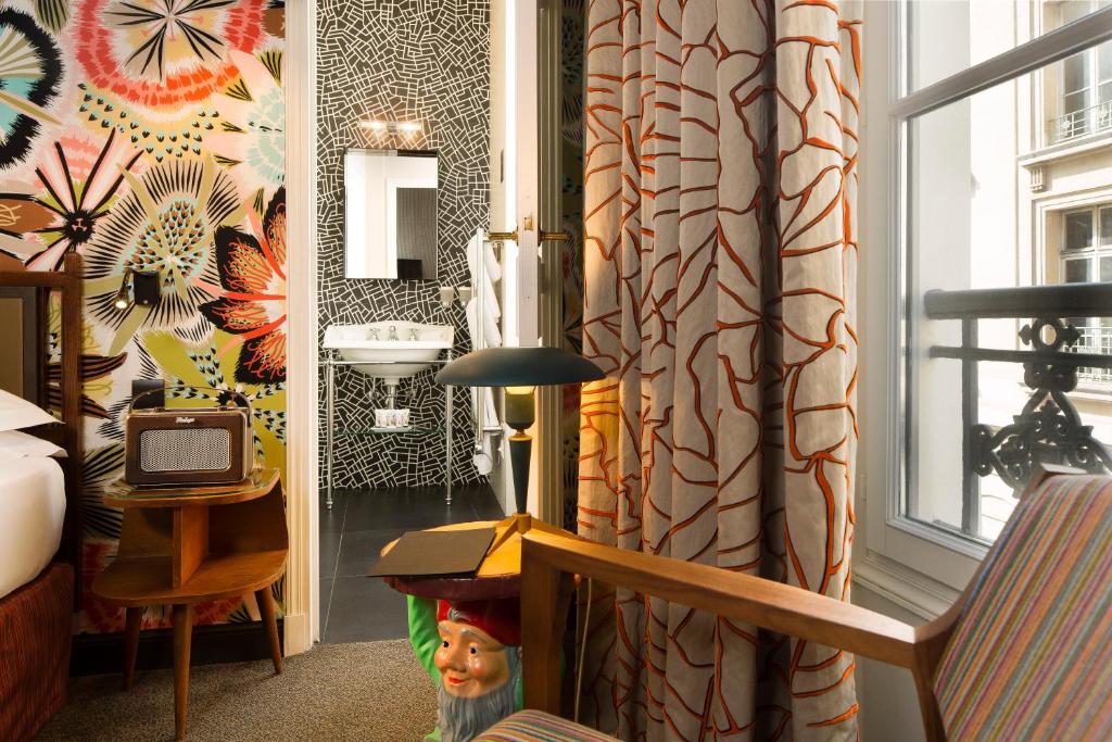 Explore the pros and cons of Hôtel Les Dames du Panthéon in the Latin Quarter, Paris.