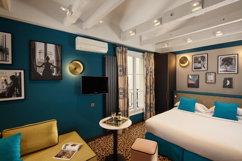 An illustrative depiction of the exquisite room features at Hotel Saint Germain in Paris.