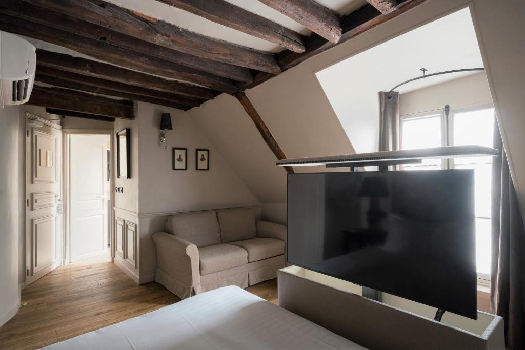 Guests praise Hotel Saint-Louis en L'Isle - Notre-Dame for its enchanting ambiance and attentive service.