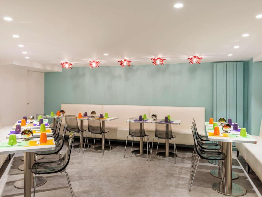 ibis Styles Paris Boulogne Marcel Sembat provides a range of practical amenities and services to enhance the overall guest experience. From a complimentary breakfast to efficient check-in services, the hotel caters to various needs.